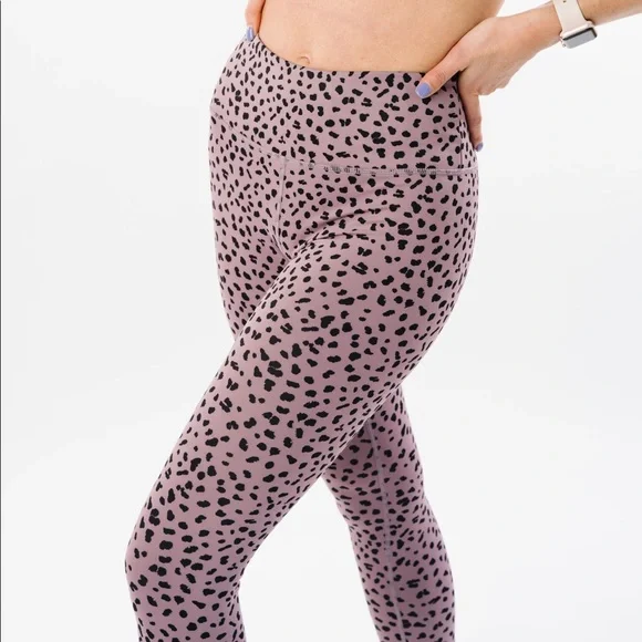 Zyia Lilac Jaguar Fit n Free Hi-rise 7/8 24" - Picture 4 of 16